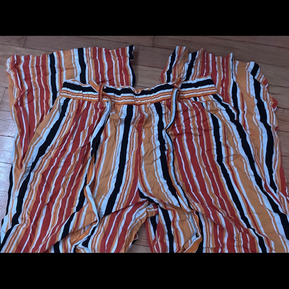 Jumpsuit type pants